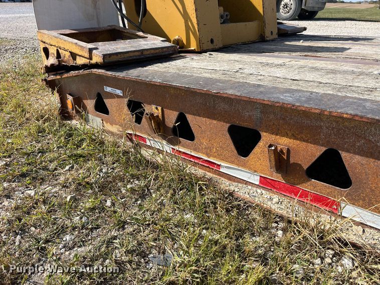 image for item MG9526 1997 Trail King TK80HDG-463  lowboy equipment trailer