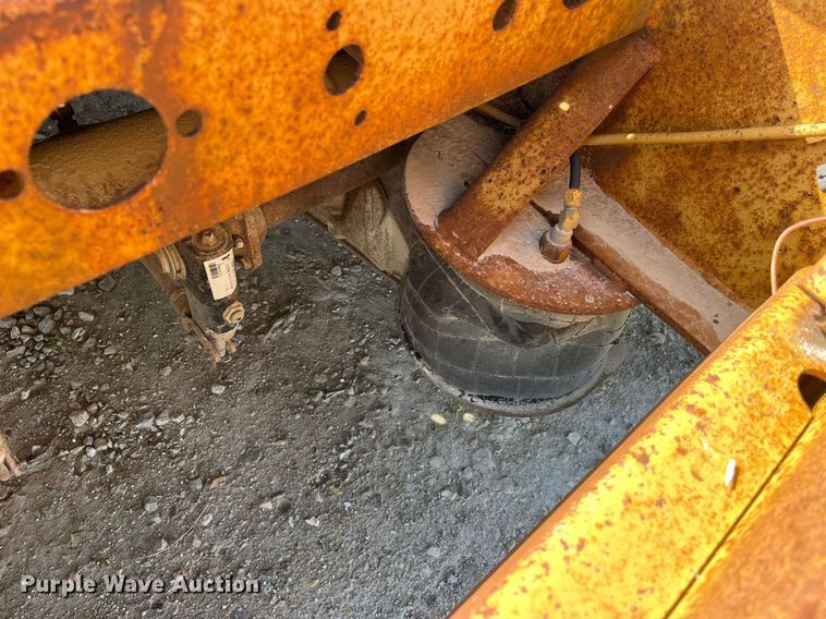 image for item MG9526 1997 Trail King TK80HDG-463  lowboy equipment trailer