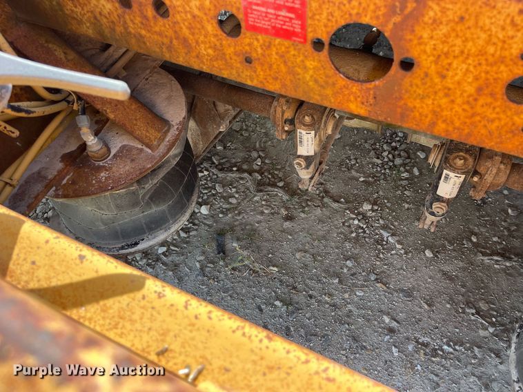 image for item MG9526 1997 Trail King TK80HDG-463  lowboy equipment trailer