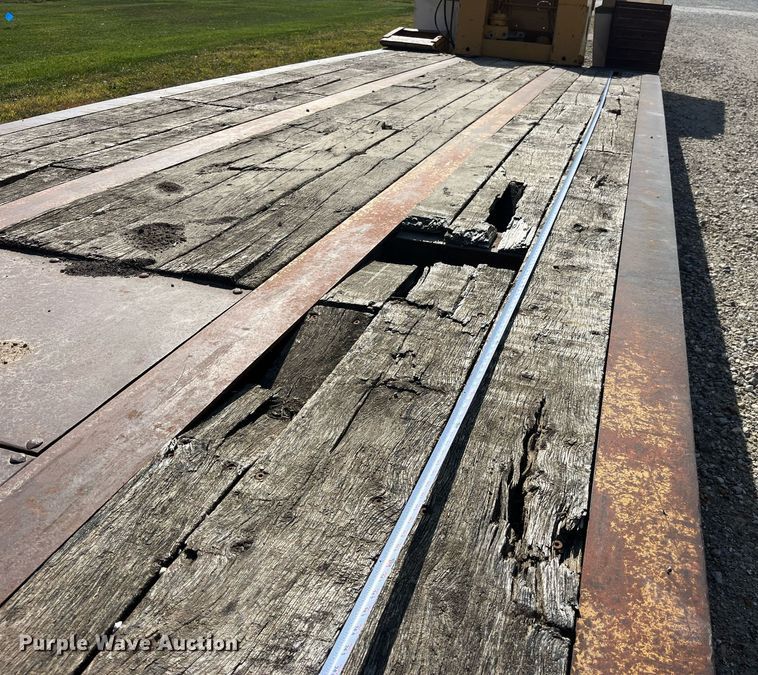 image for item MG9526 1997 Trail King TK80HDG-463  lowboy equipment trailer