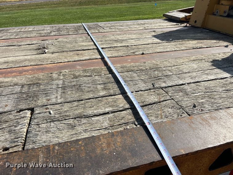 image for item MG9526 1997 Trail King TK80HDG-463  lowboy equipment trailer