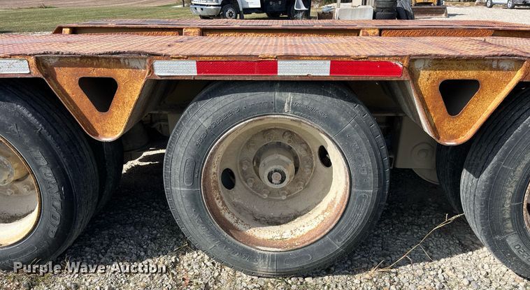 image for item MG9526 1997 Trail King TK80HDG-463  lowboy equipment trailer