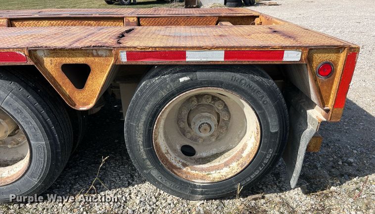 image for item MG9526 1997 Trail King TK80HDG-463  lowboy equipment trailer