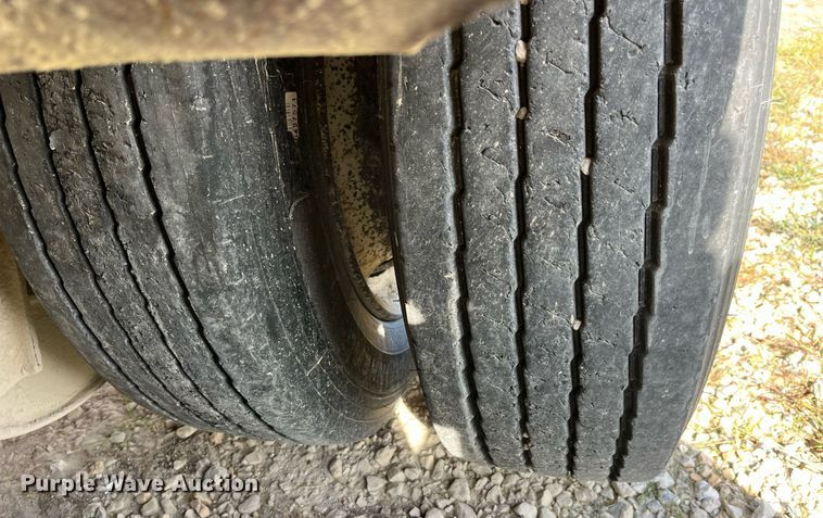 image for item MG9526 1997 Trail King TK80HDG-463  lowboy equipment trailer