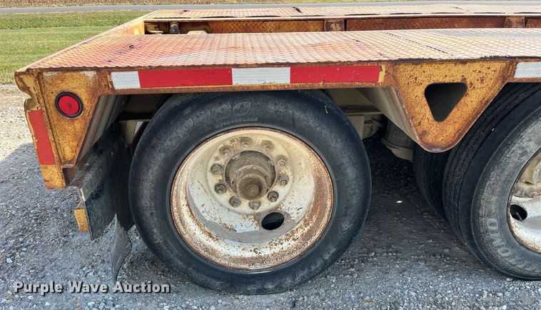 image for item MG9526 1997 Trail King TK80HDG-463  lowboy equipment trailer