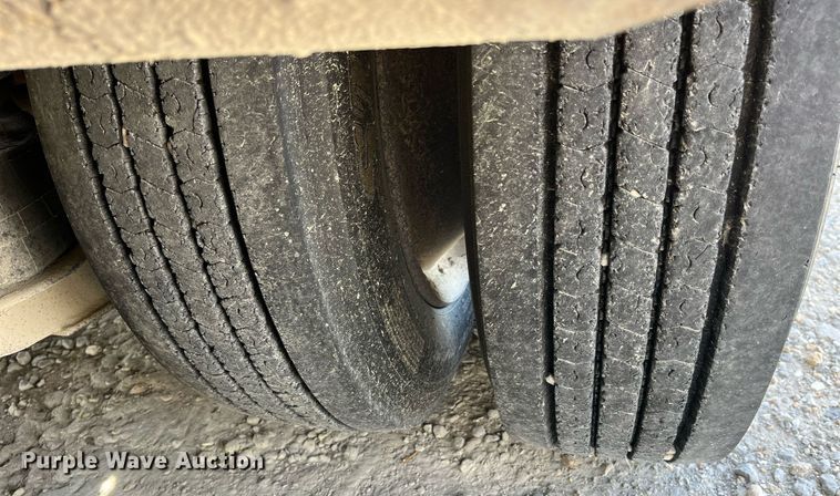 image for item MG9526 1997 Trail King TK80HDG-463  lowboy equipment trailer