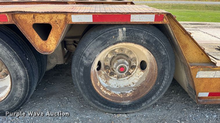 image for item MG9526 1997 Trail King TK80HDG-463  lowboy equipment trailer