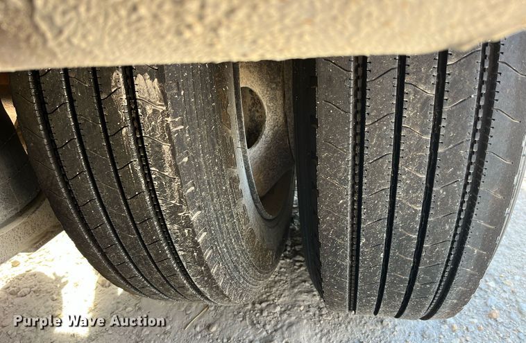 image for item MG9526 1997 Trail King TK80HDG-463  lowboy equipment trailer