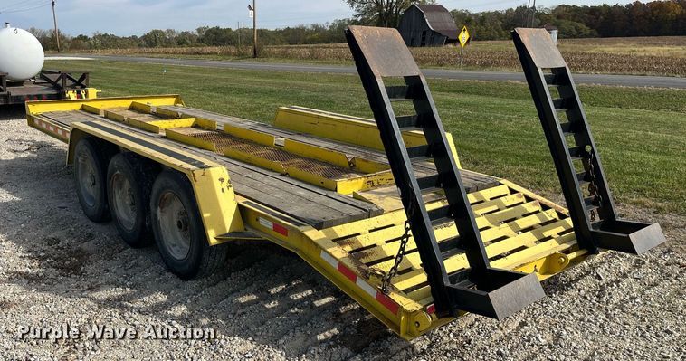 image for item MG9528 2000 Redi Haul  equipment trailer