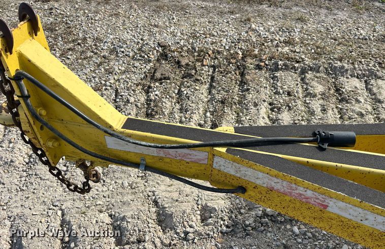 image for item MG9528 2000 Redi Haul  equipment trailer