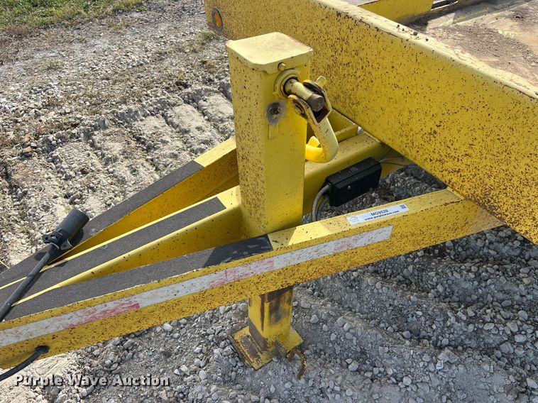image for item MG9528 2000 Redi Haul  equipment trailer