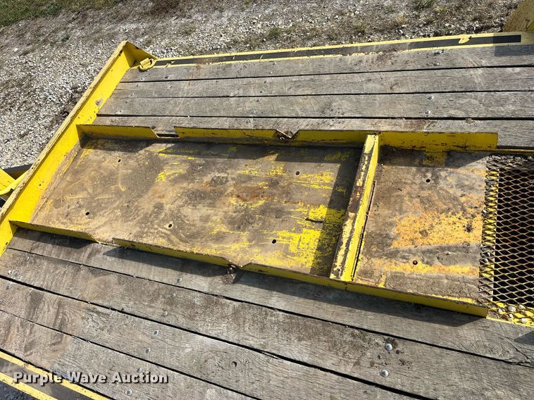 image for item MG9528 2000 Redi Haul  equipment trailer