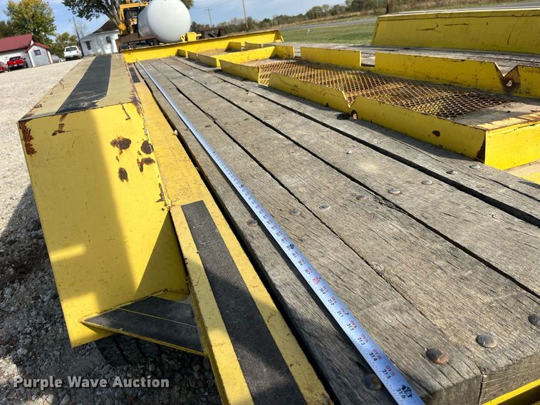 image for item MG9528 2000 Redi Haul  equipment trailer