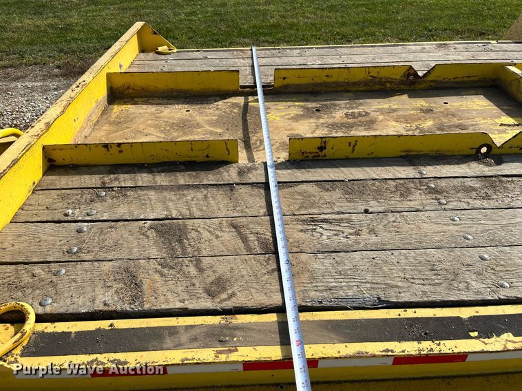 image for item MG9528 2000 Redi Haul  equipment trailer