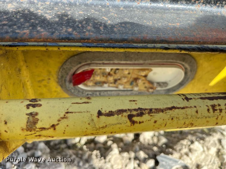 image for item MG9528 2000 Redi Haul  equipment trailer