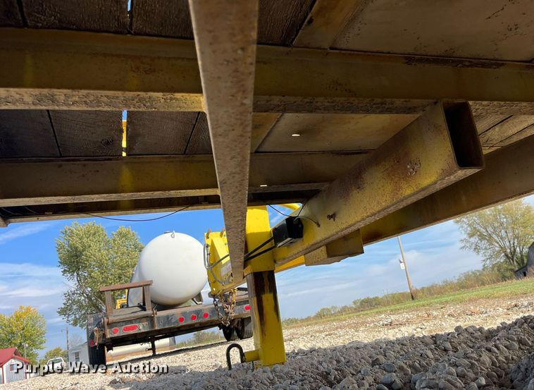 image for item MG9528 2000 Redi Haul  equipment trailer