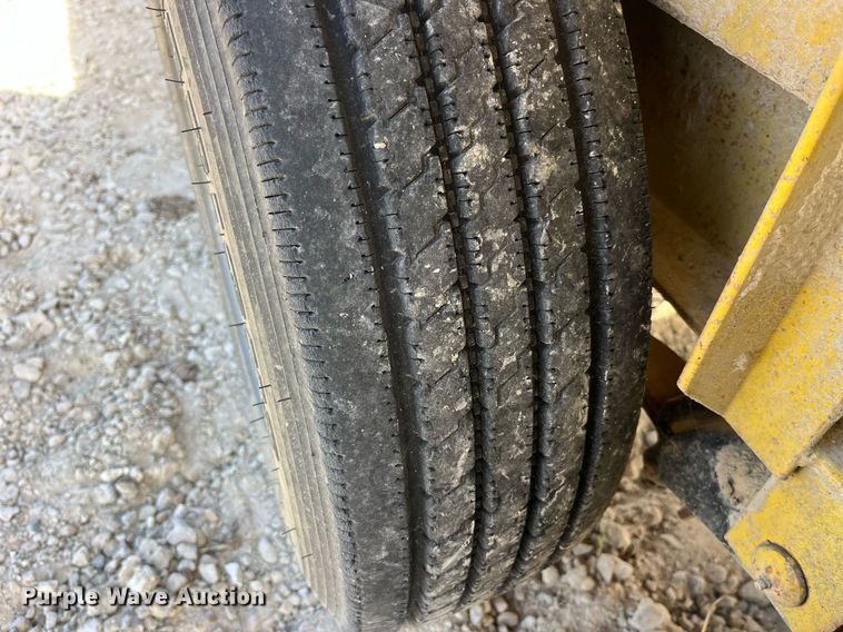 image for item MG9528 2000 Redi Haul  equipment trailer