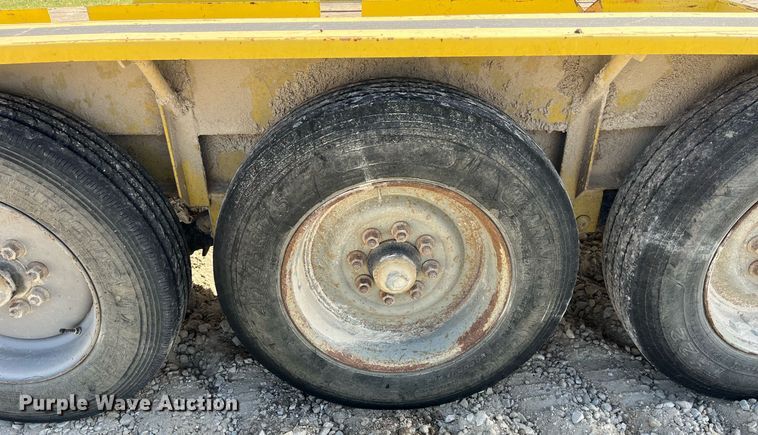 image for item MG9528 2000 Redi Haul  equipment trailer