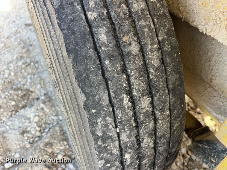 image for item MG9528 2000 Redi Haul  equipment trailer