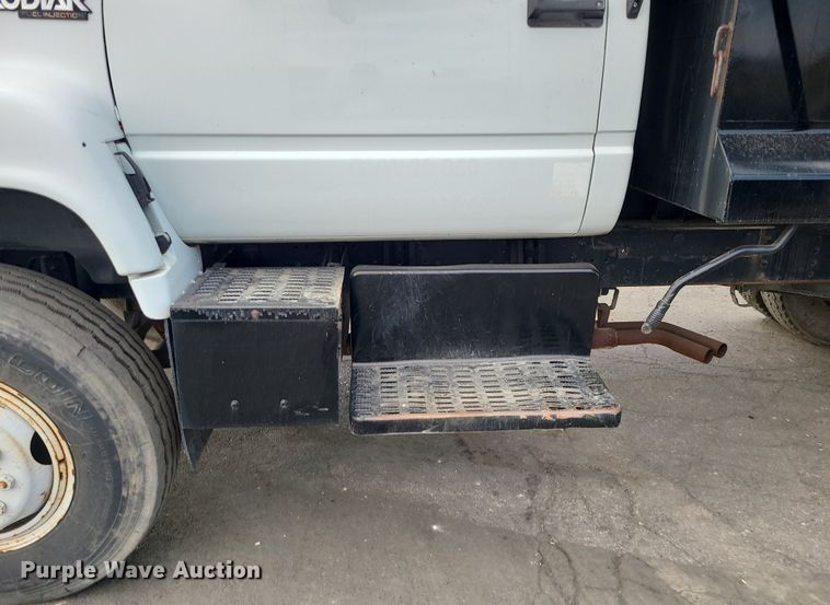 image for item MG9752 1994 Chevrolet 6500 Kodiak  dump truck