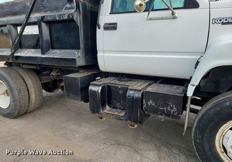 image for item MG9752 1994 Chevrolet 6500 Kodiak  dump truck