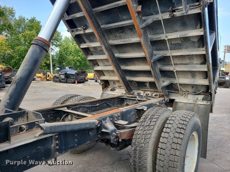 image for item MG9752 1994 Chevrolet 6500 Kodiak  dump truck