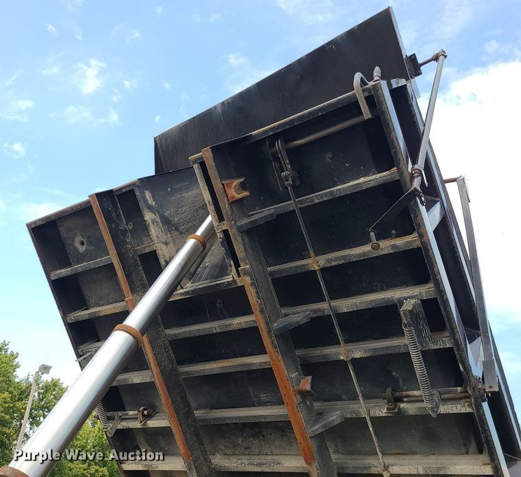 image for item MG9752 1994 Chevrolet 6500 Kodiak  dump truck