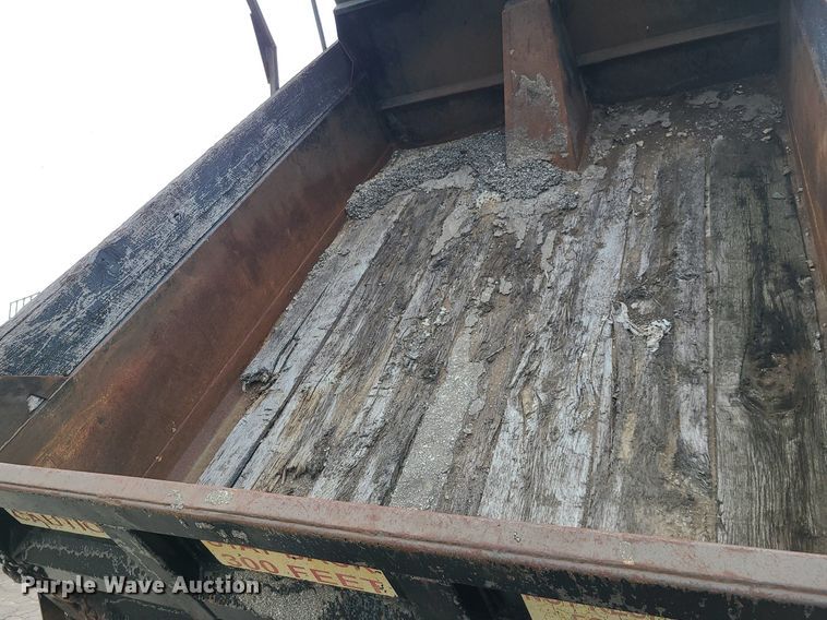 image for item MG9752 1994 Chevrolet 6500 Kodiak  dump truck