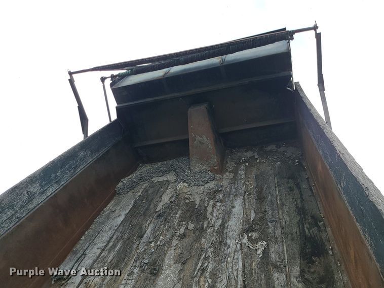 image for item MG9752 1994 Chevrolet 6500 Kodiak  dump truck