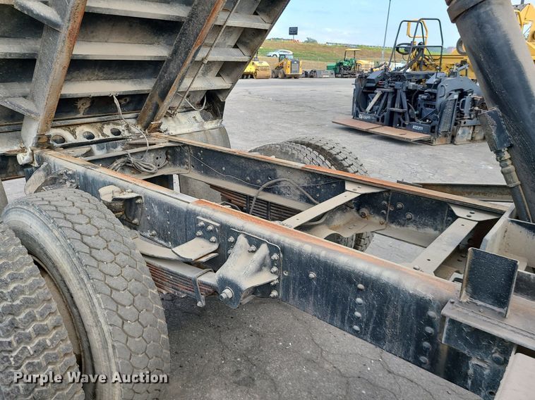 image for item MG9752 1994 Chevrolet 6500 Kodiak  dump truck