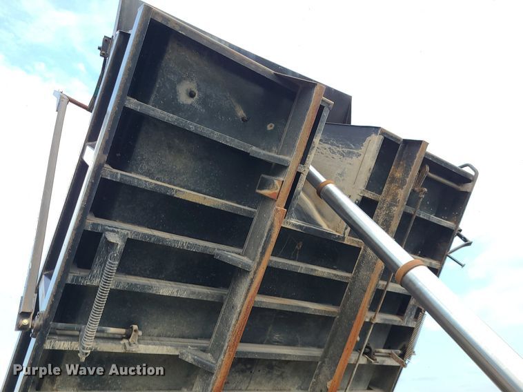 image for item MG9752 1994 Chevrolet 6500 Kodiak  dump truck