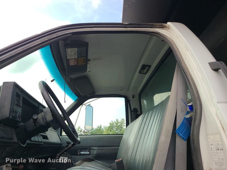 image for item MG9752 1994 Chevrolet 6500 Kodiak  dump truck