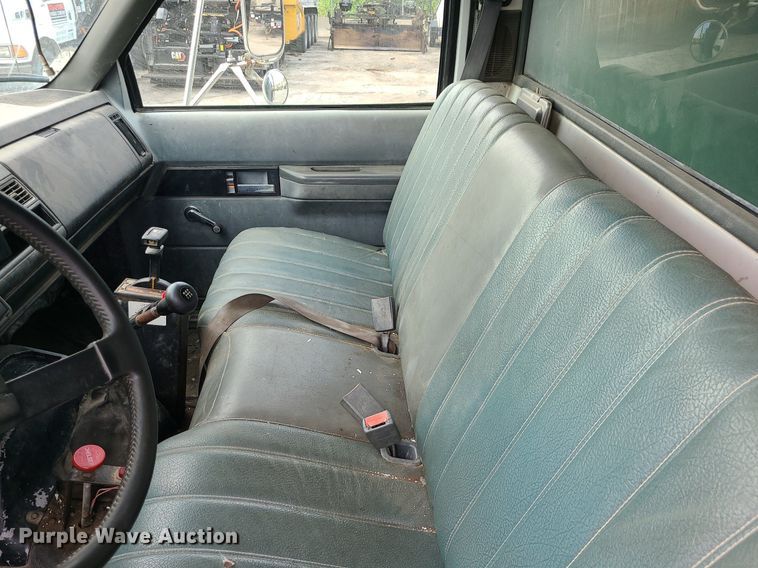 image for item MG9752 1994 Chevrolet 6500 Kodiak  dump truck