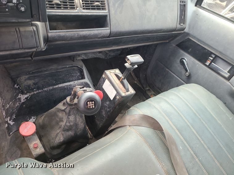 image for item MG9752 1994 Chevrolet 6500 Kodiak  dump truck