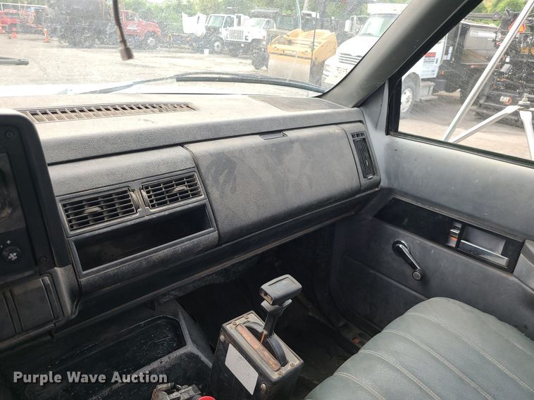 image for item MG9752 1994 Chevrolet 6500 Kodiak  dump truck