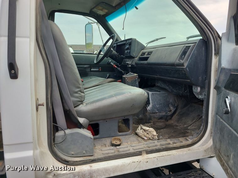 image for item MG9752 1994 Chevrolet 6500 Kodiak  dump truck