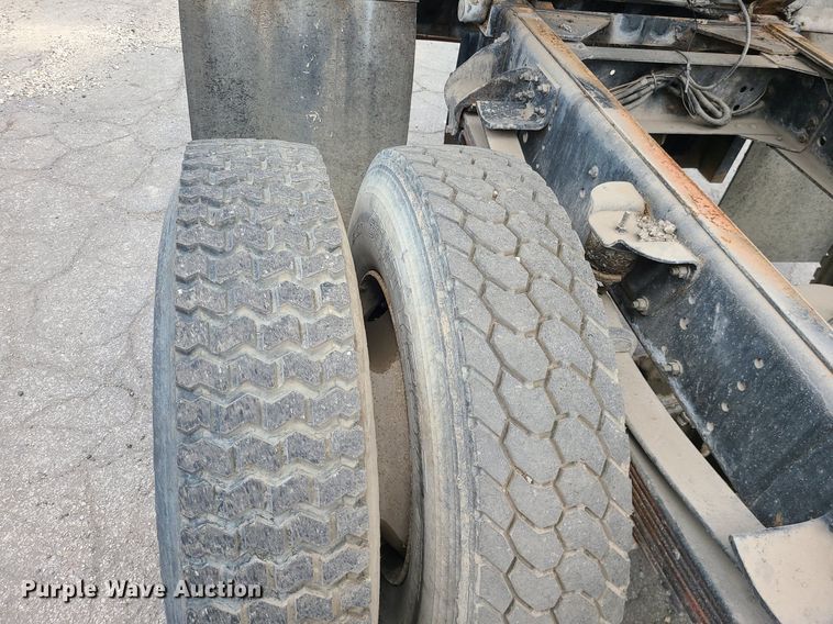 image for item MG9752 1994 Chevrolet 6500 Kodiak  dump truck