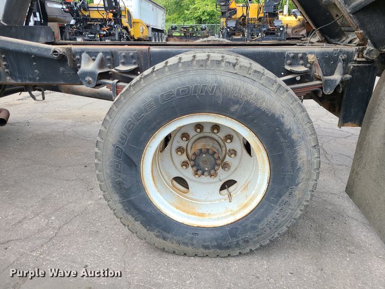 image for item MG9752 1994 Chevrolet 6500 Kodiak  dump truck