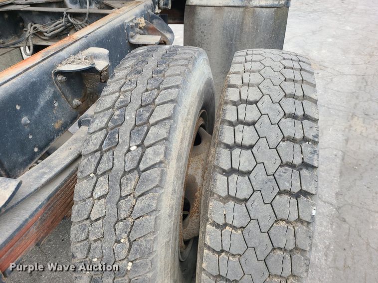 image for item MG9752 1994 Chevrolet 6500 Kodiak  dump truck