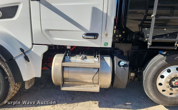 image for item MJ9480 2023 Peterbilt 567  dump truck