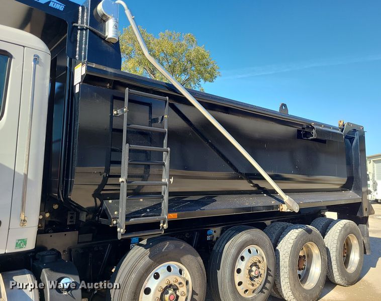 image for item MJ9480 2023 Peterbilt 567  dump truck