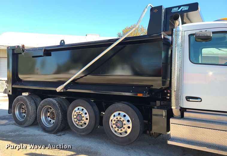 image for item MJ9480 2023 Peterbilt 567  dump truck