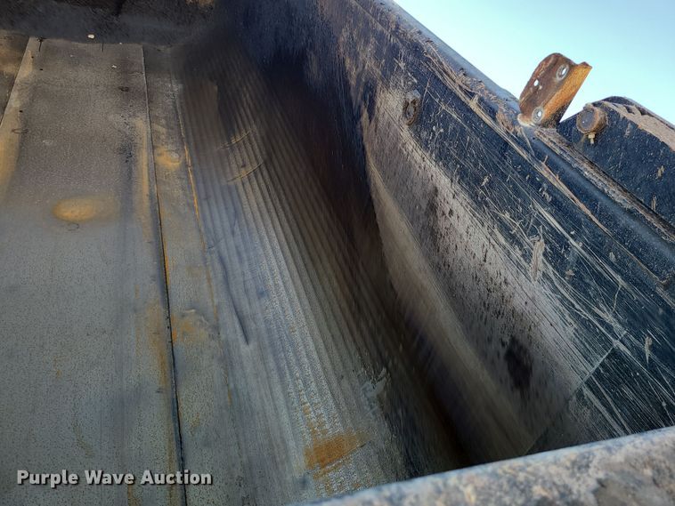 image for item MJ9480 2023 Peterbilt 567  dump truck