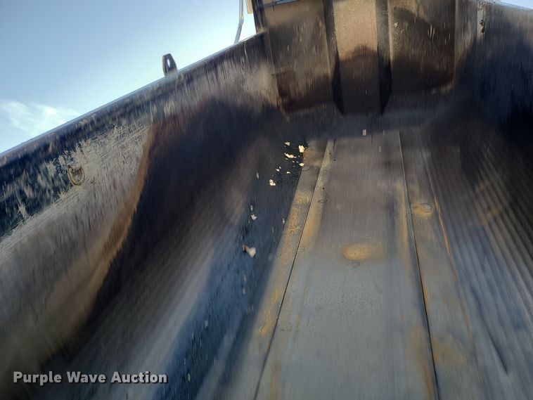 image for item MJ9480 2023 Peterbilt 567  dump truck