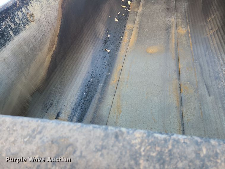 image for item MJ9480 2023 Peterbilt 567  dump truck