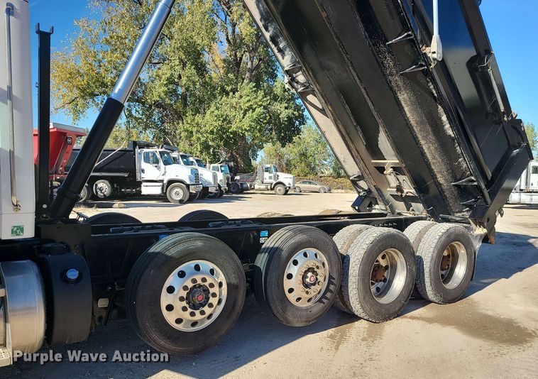 image for item MJ9480 2023 Peterbilt 567  dump truck