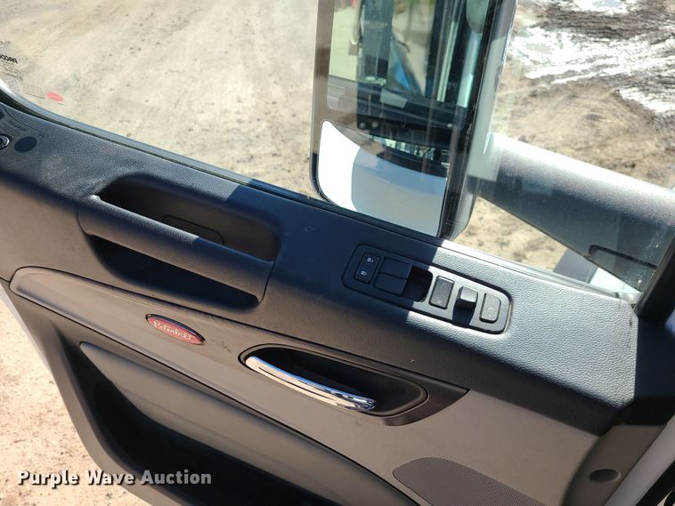 image for item MJ9480 2023 Peterbilt 567  dump truck