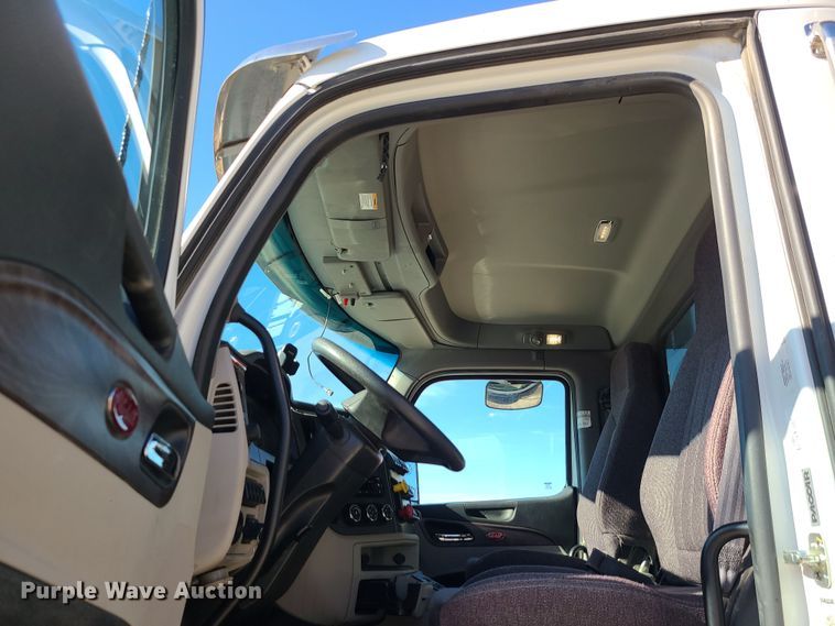 image for item MJ9480 2023 Peterbilt 567  dump truck