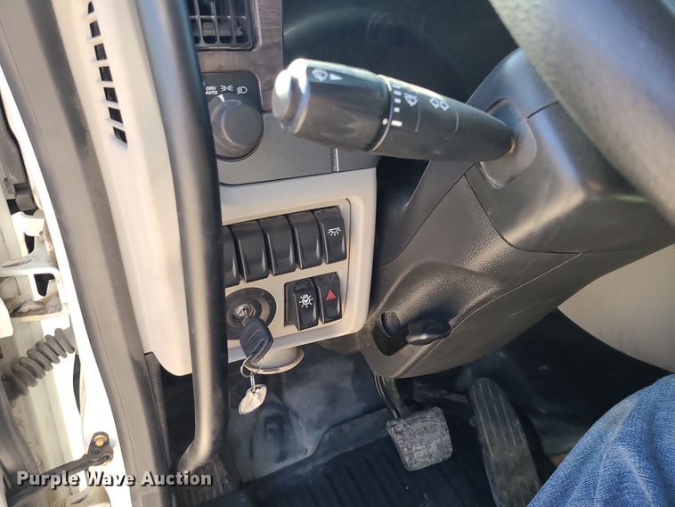 image for item MJ9480 2023 Peterbilt 567  dump truck