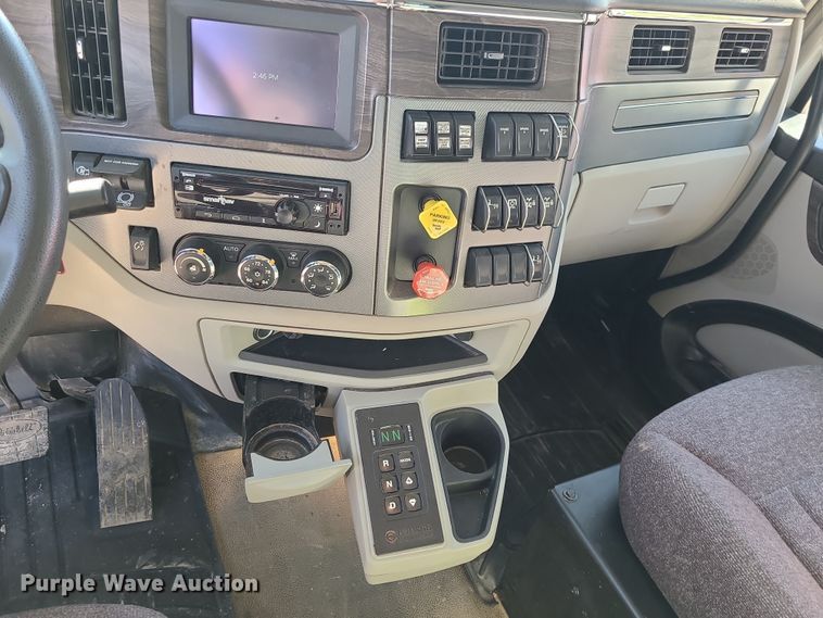 image for item MJ9480 2023 Peterbilt 567  dump truck